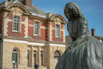 Statue of a woman in Nuneaton